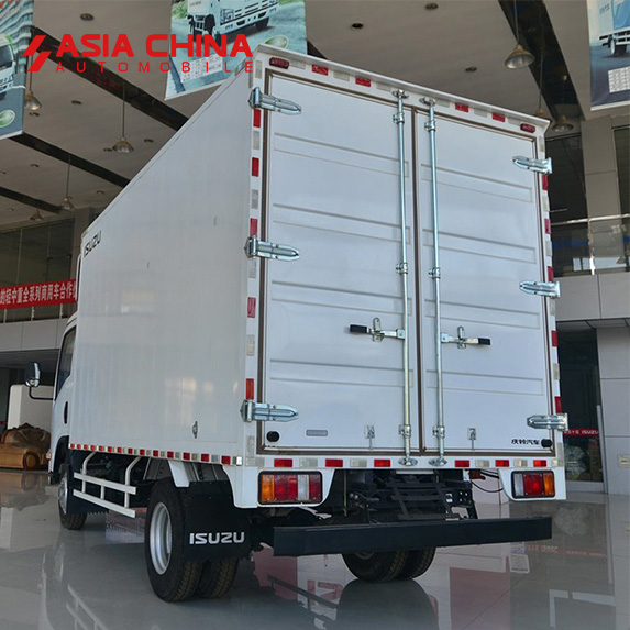 Qingling Isuzu ELF KV600 Cargo Truck with 4K Engine Box Truck Chassis